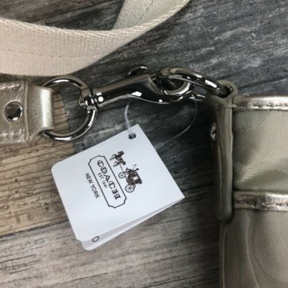 Coach Gold Khaki Bag in Signature Jacquard Shoulder Strap Zip NWT - Picture 2 of 9